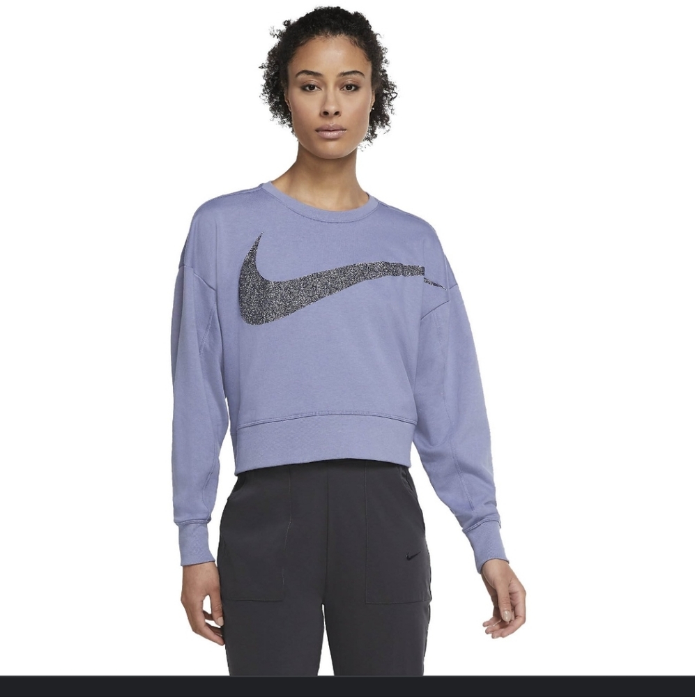Nike Sportswear Crew Pullover Womens Active Sweatshirts